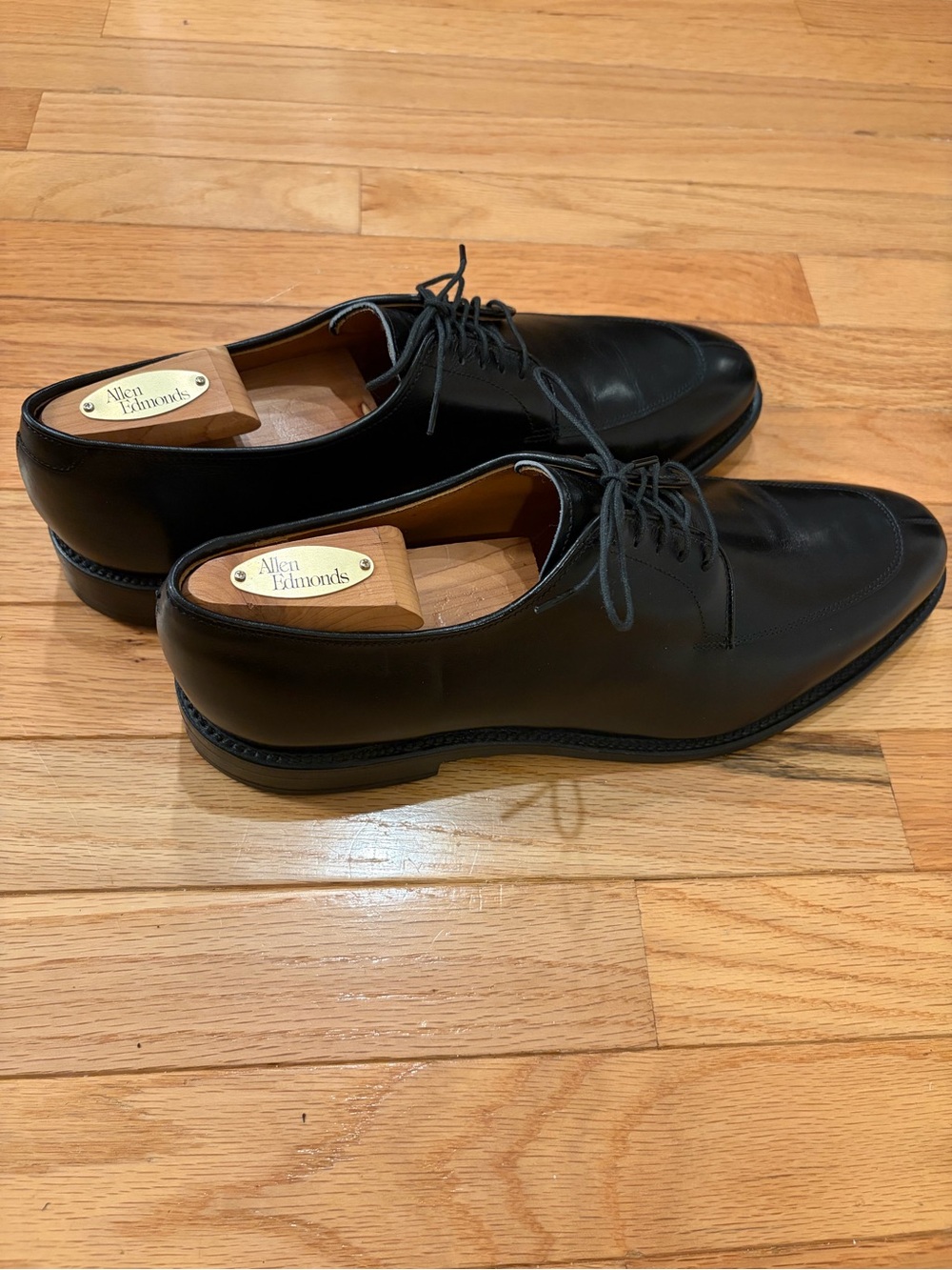 Allen Edmonds Men's Delray Black Leather Split-Toe Derby Dress Shoes Tapered Toe
